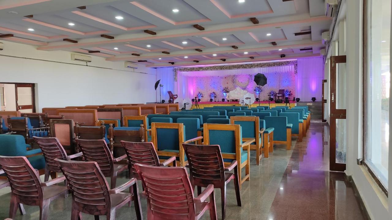 Kanthi Resorts Badami Bagalkot Exterior photo